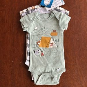 Carter’s 3-pack short sleeve onesies